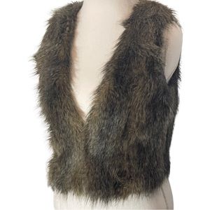 H&M DIVIDED || Faux Fur Cropped Vest || size 8